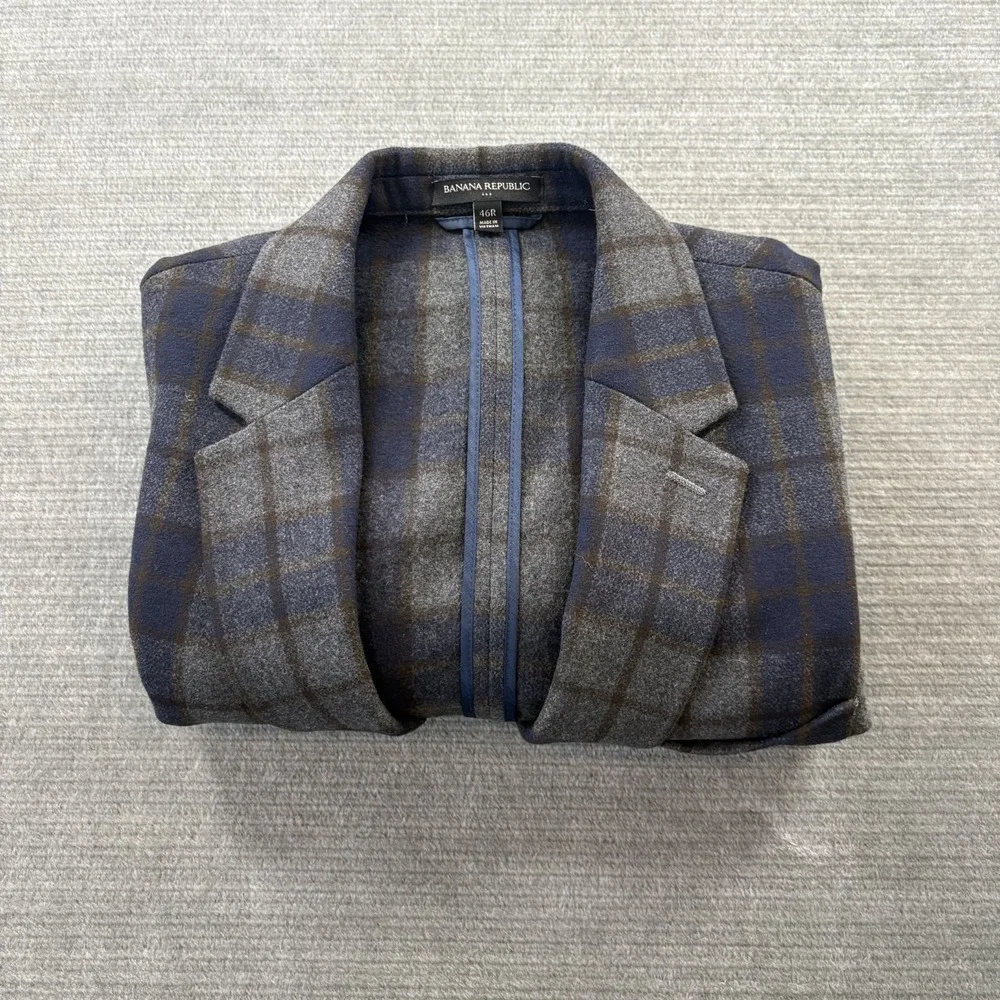 Banana Republic Tailored Fit Blazer Mens 46R Wool Blend Gray Plaid Unconstructed